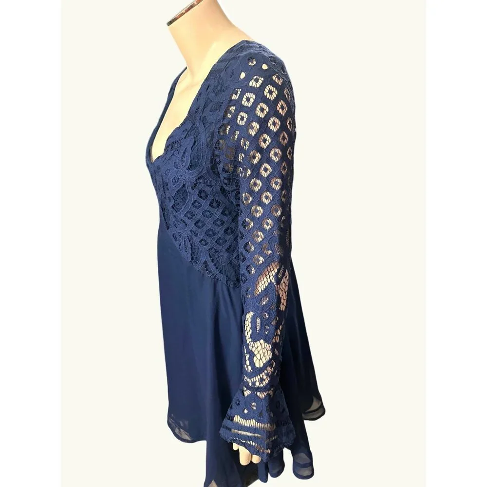 Navy Blue Lace Long Sleeve VNeck Lace Chiffon Dress Flared Sleeves Back Tie Sz S - Picture 2 of 10